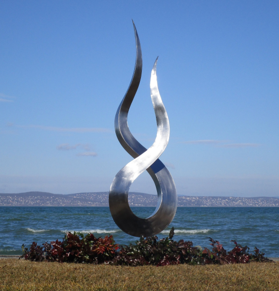 Huge flame sculpture garden rusty iron